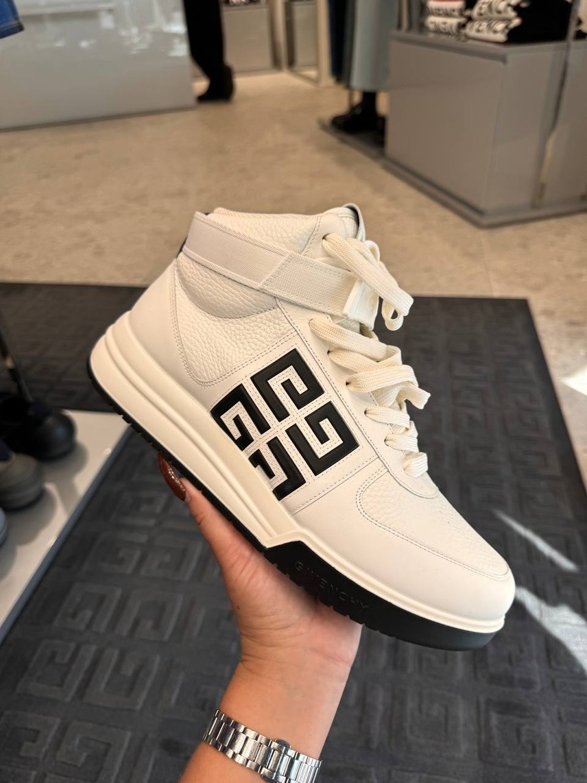 GIVENCHY Sneakers front view - Men's luxury Shoes