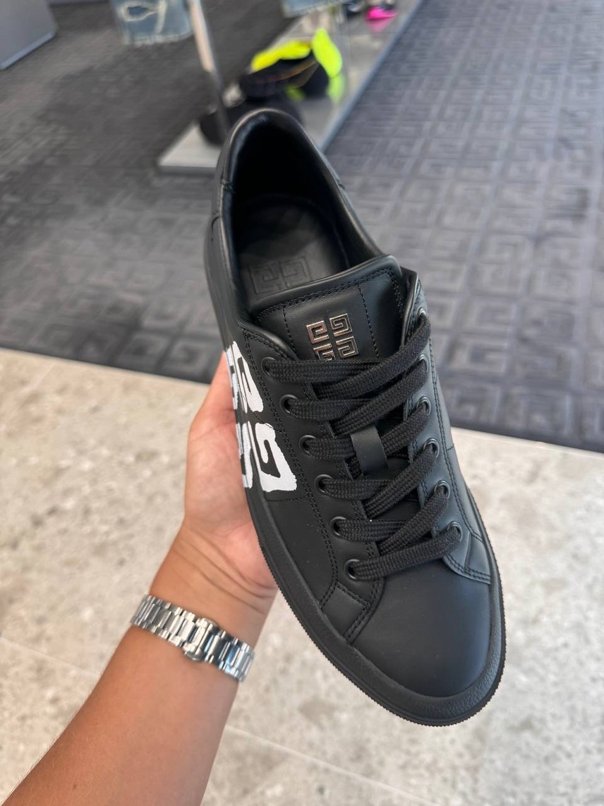 GIVENCHY Sneakers side view - Men's luxury Shoes
