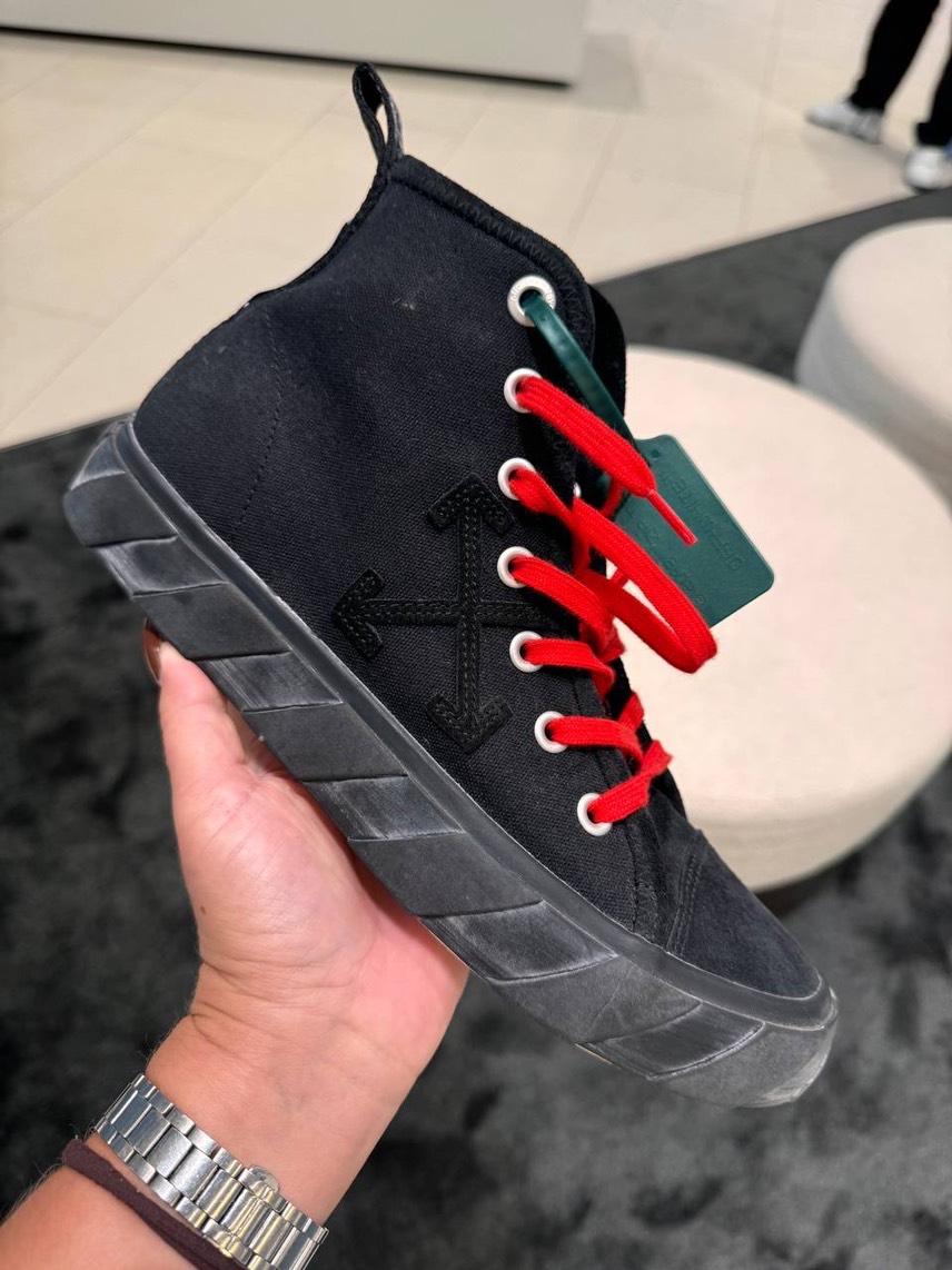 OFF-WHITE Sneakers front view - Men's luxury Shoes