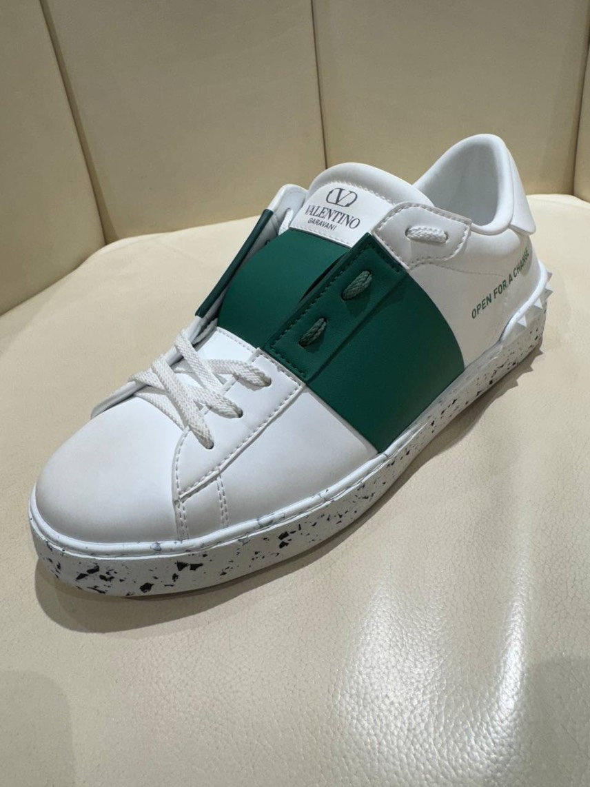 VALENTINO GARAVANI Sneakers side view - Men's luxury Shoes