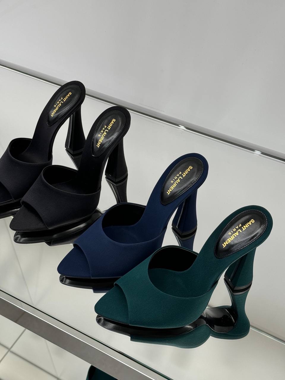 YVES SAINT LAURENT Sandals front view - Women's luxury Shoes