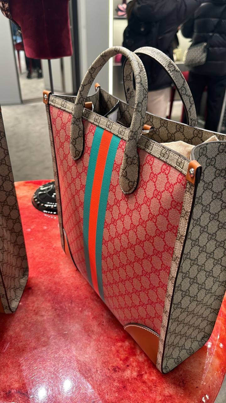GUCCI Totes side view - Women's luxury Bags