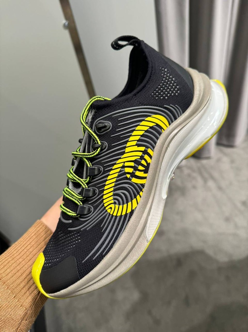 GUCCI Sneakers front view - Men's luxury Shoes