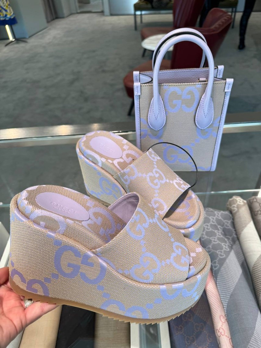 GUCCI Sandals front view - Women's luxury Shoes