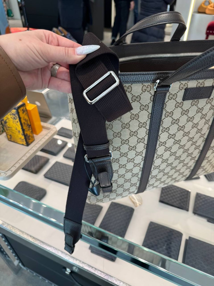 GUCCI Totes side view - unisex luxury Bags