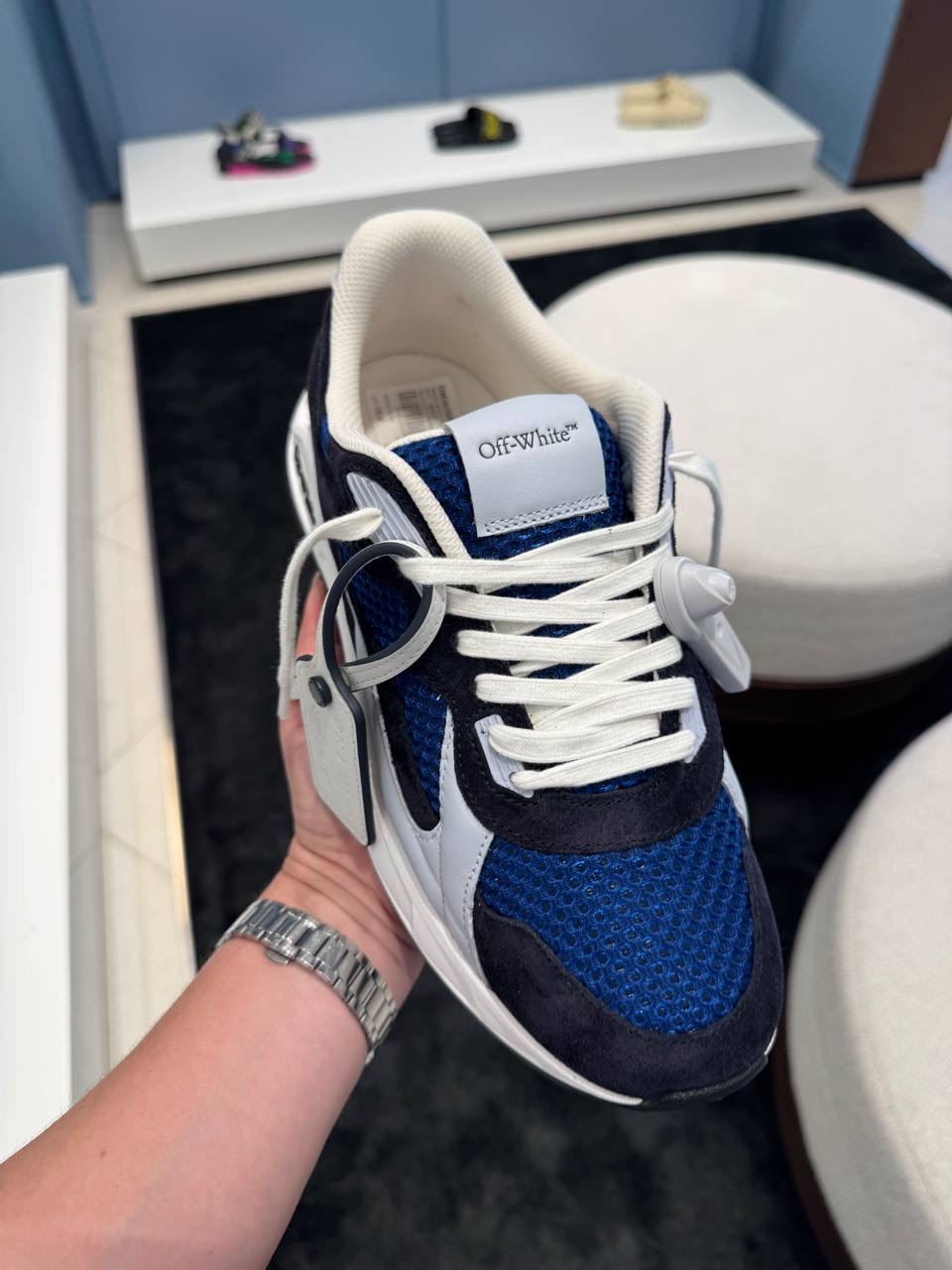 OFF-WHITE Sneakers side view - Men's luxury Shoes