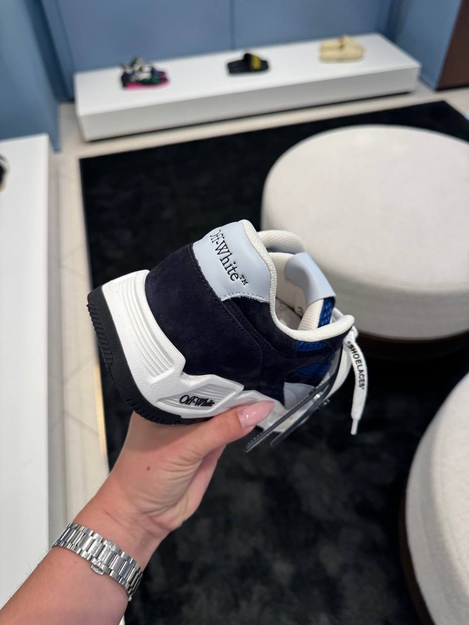 OFF-WHITE Sneakers side view - Men's luxury Shoes