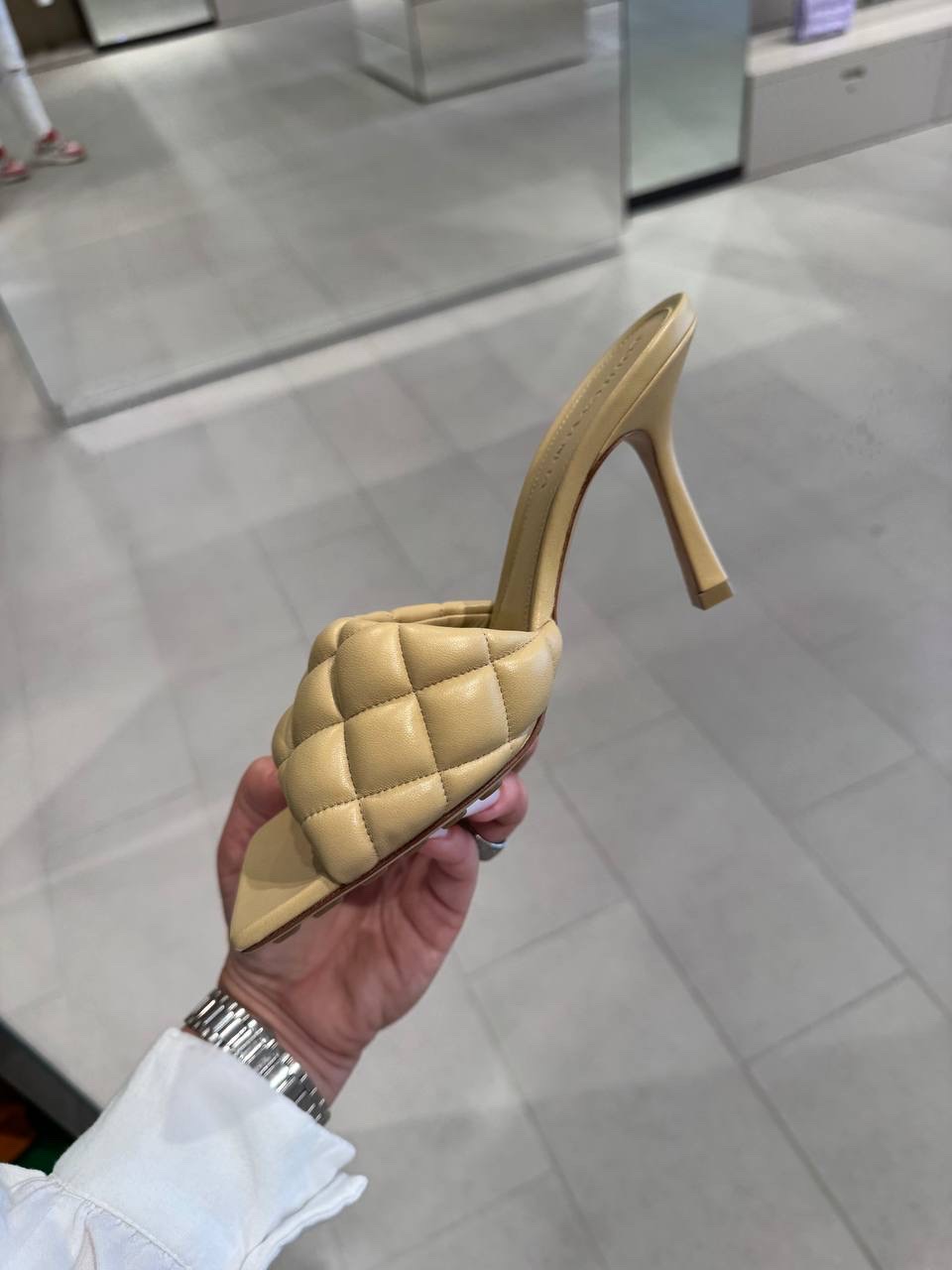 BOTTEGA VENETA Sandals side view - Women's luxury Shoes