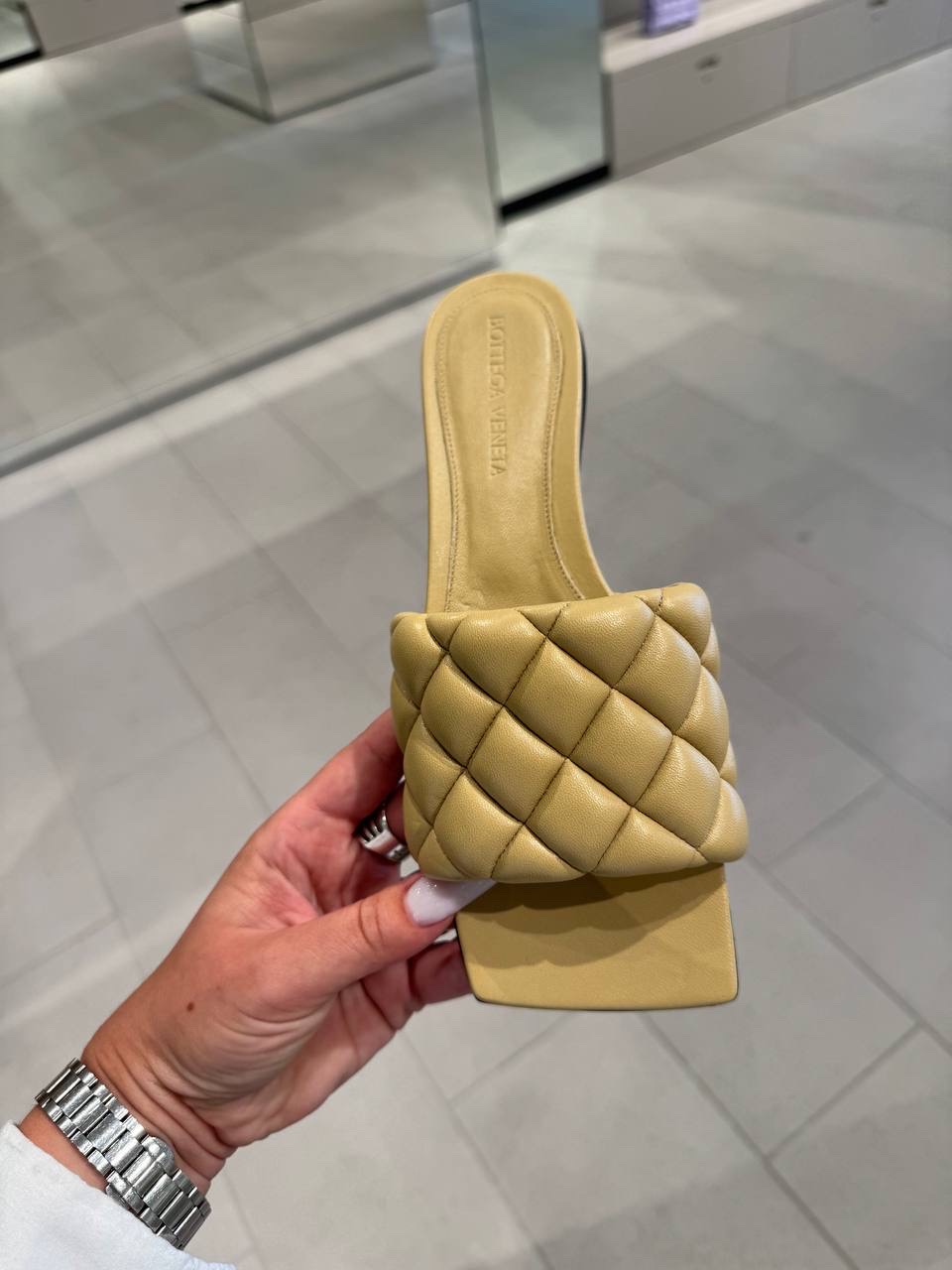 BOTTEGA VENETA Slides side view - Women's luxury Shoes