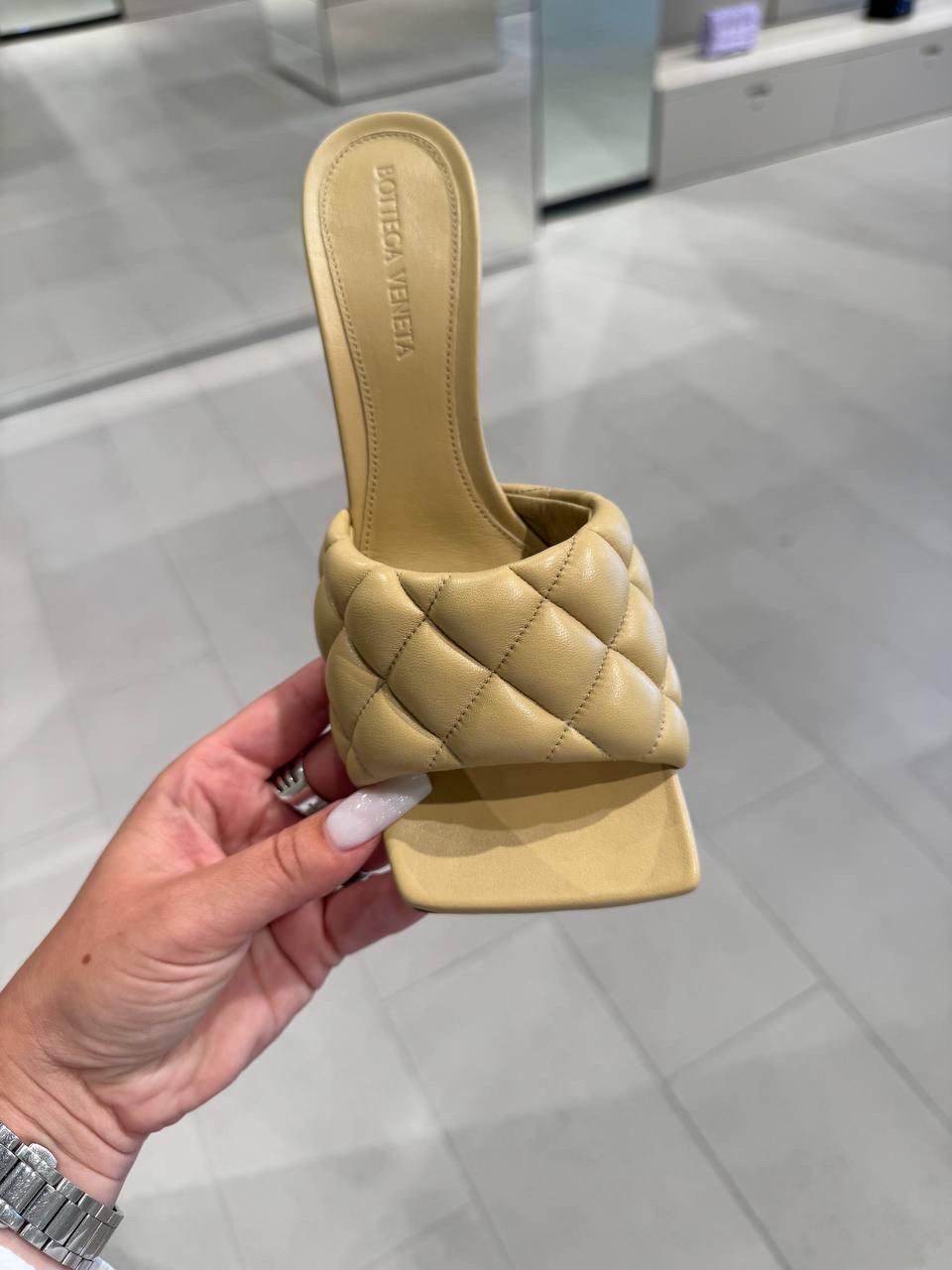 BOTTEGA VENETA Sandals side view - Women's luxury Shoes