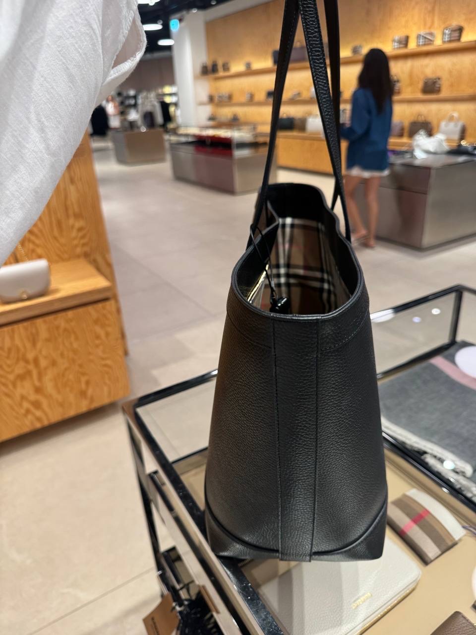 BURBERRY Totes side view - Women's luxury Bags