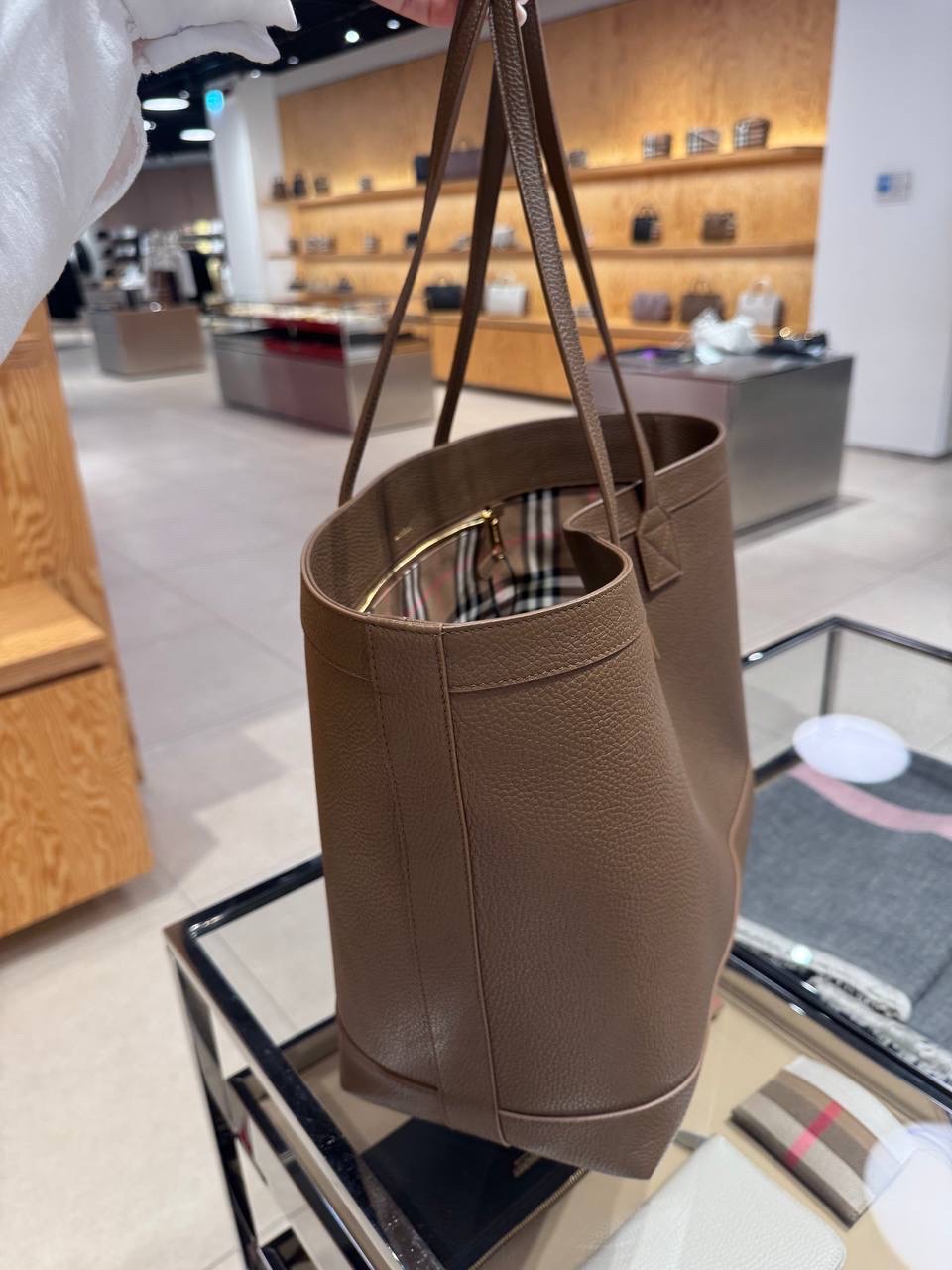 BURBERRY Totes side view - Women's luxury Bags