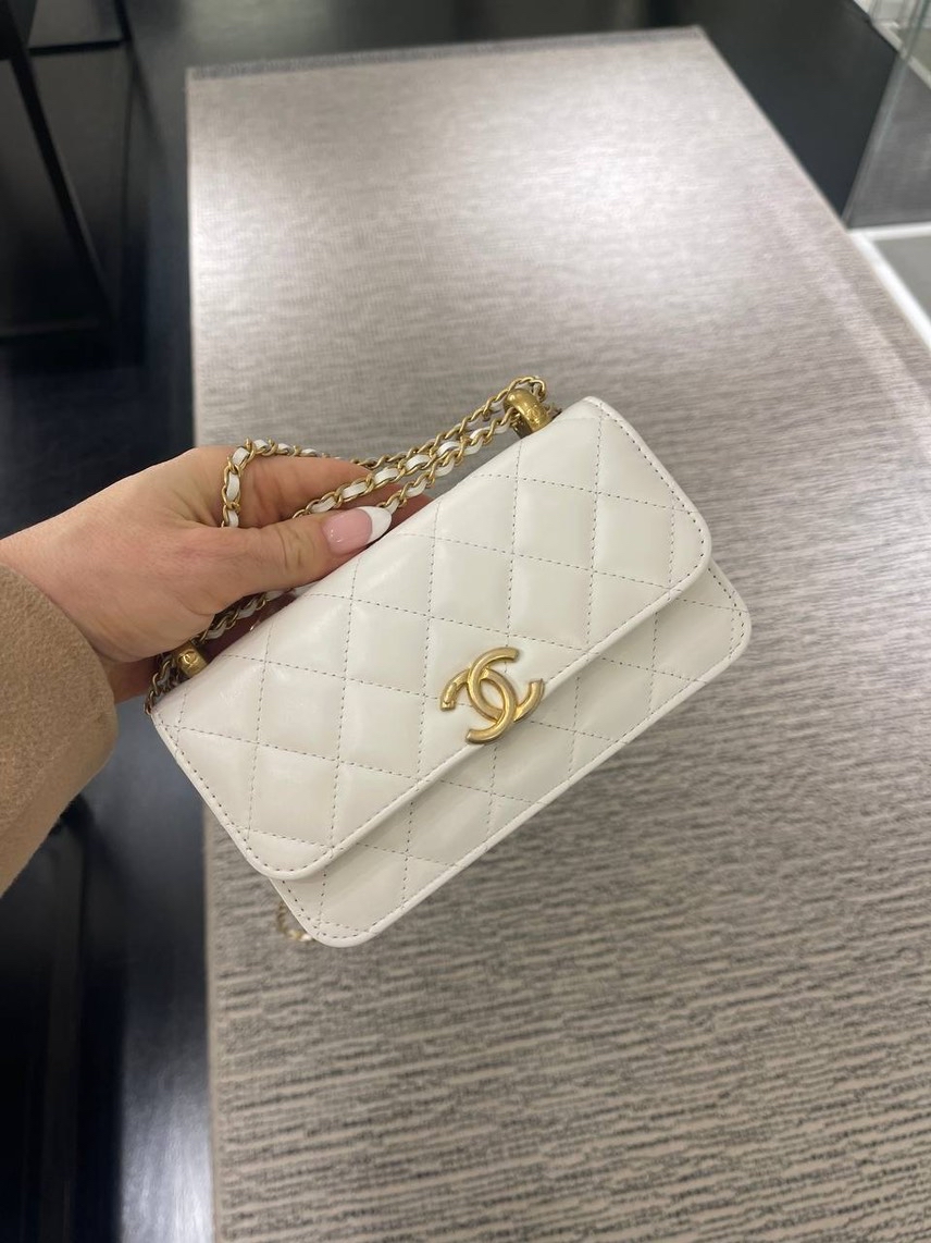 CHANEL Crossbody bags side view - Women's luxury Bags