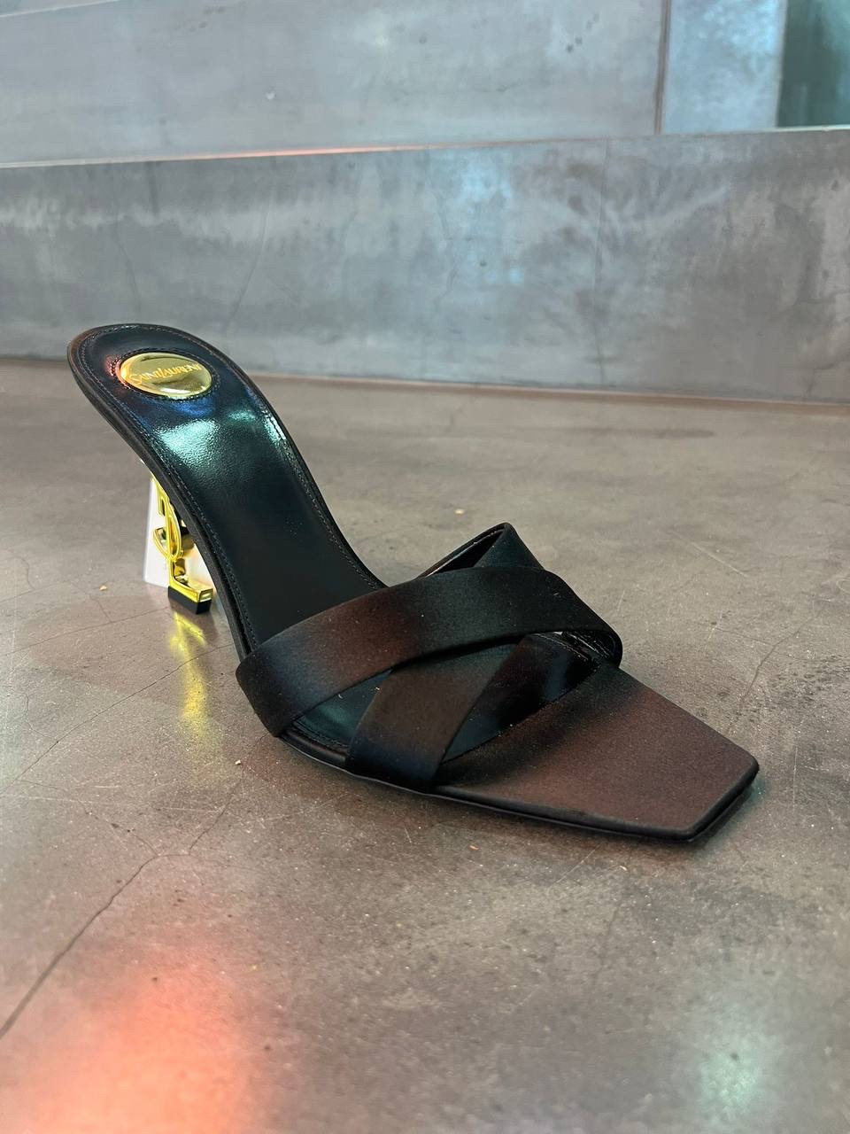 YVES SAINT LAURENT Sandals front view - Women's luxury Shoes