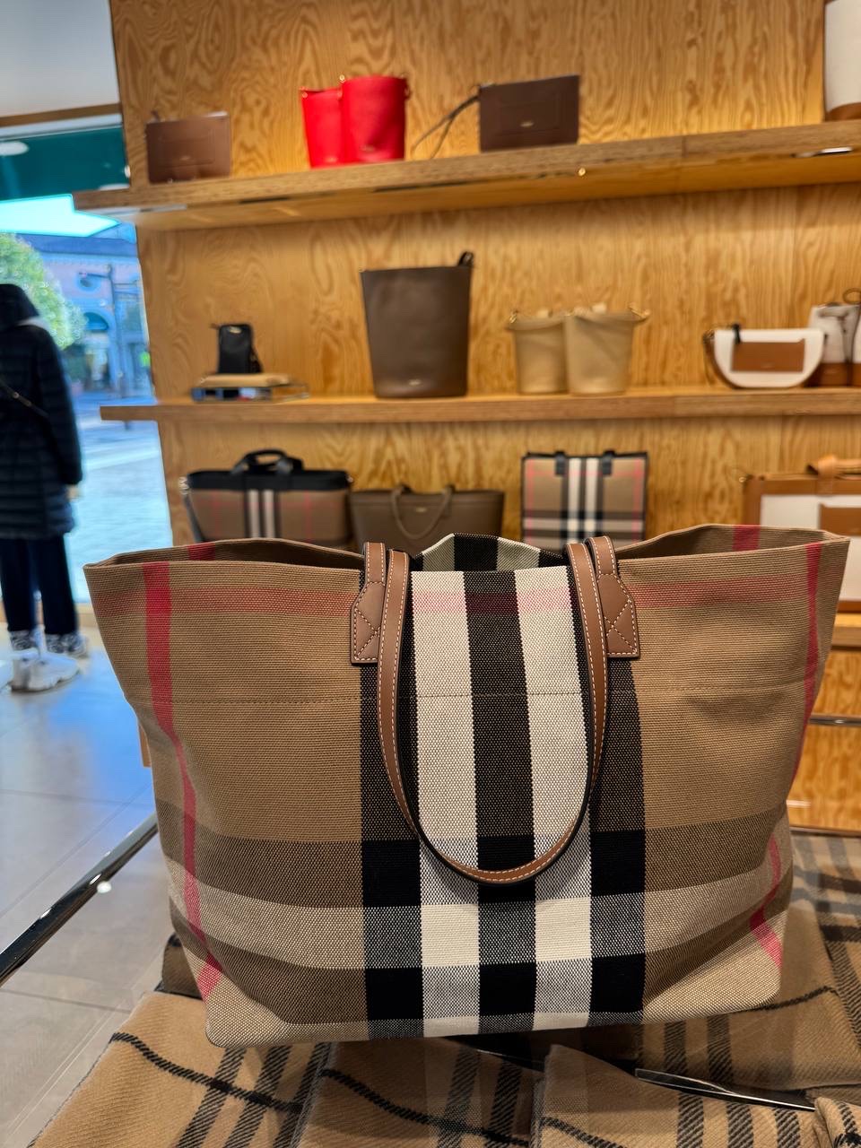 BURBERRY Totes side view - Women's luxury Bags