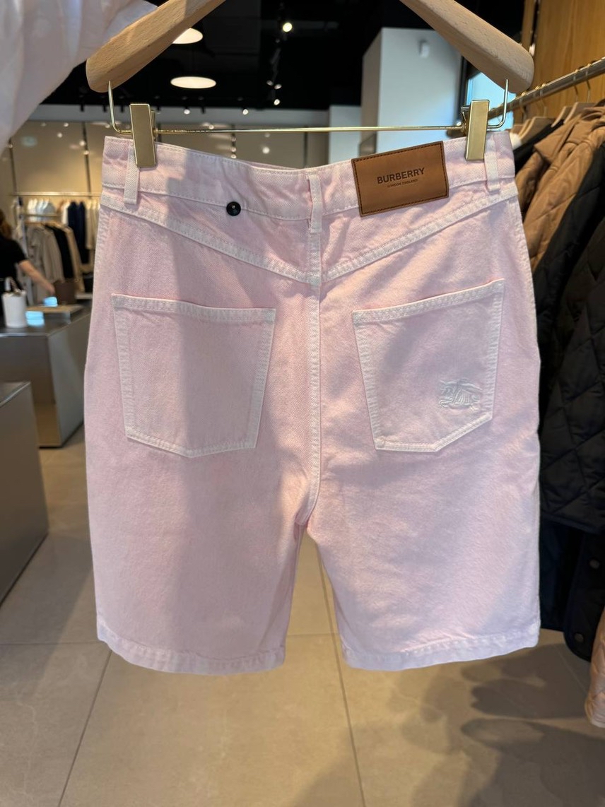BURBERRY Shorts side view - Women's luxury Clothes