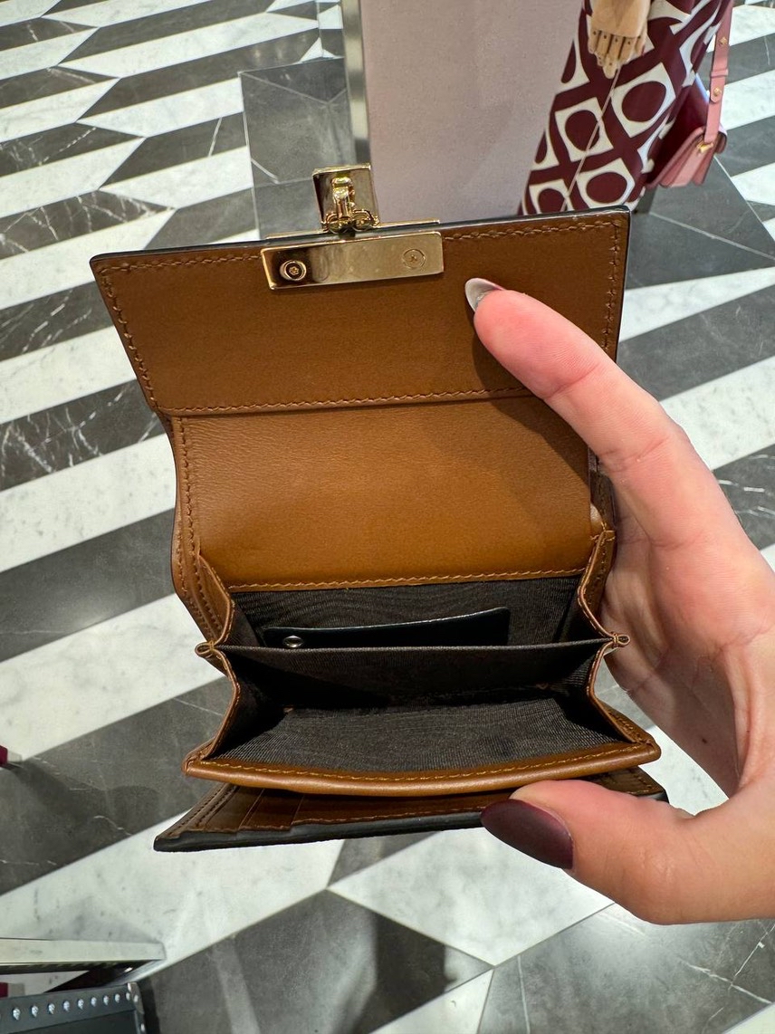 GUCCI Wallets and small leather goods side view - Women's luxury Accessories