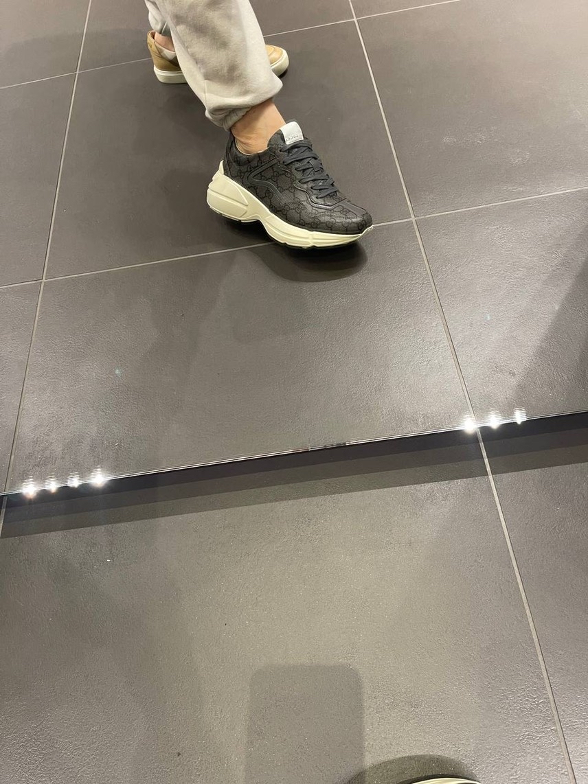 GUCCI Sneakers side view - Men's luxury Shoes