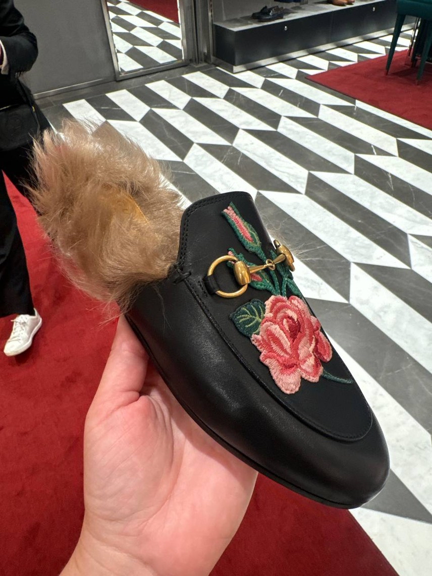 GUCCI Mules side view - Women's luxury Shoes