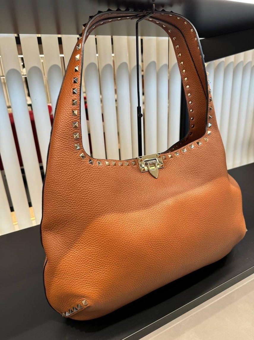 VALENTINO GARAVANI Shoulder bags side view - Women's luxury Bags