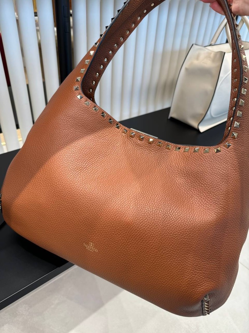 VALENTINO GARAVANI Shoulder bags side view - Women's luxury Bags