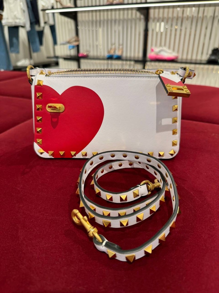 VALENTINO GARAVANI Shoulder bags side view - Women's luxury Bags