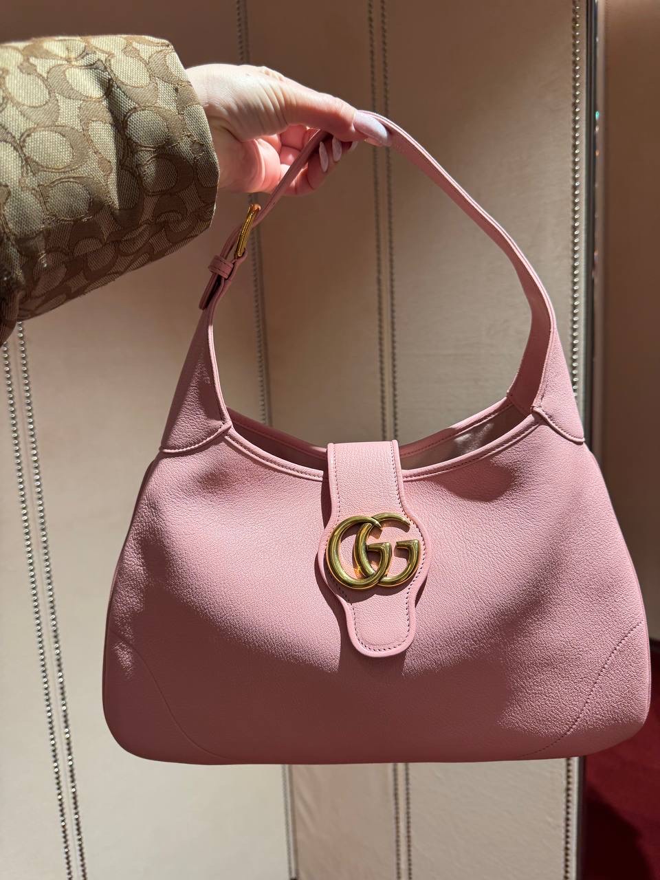 GUCCI Shoulder bags front view - Women's luxury Bags